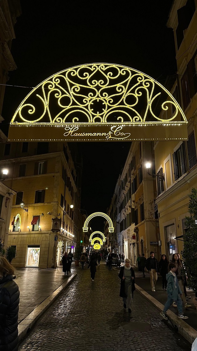 Le luminarie di Natale nel cuore del Tridente romano  firmate Hausmann & Co.