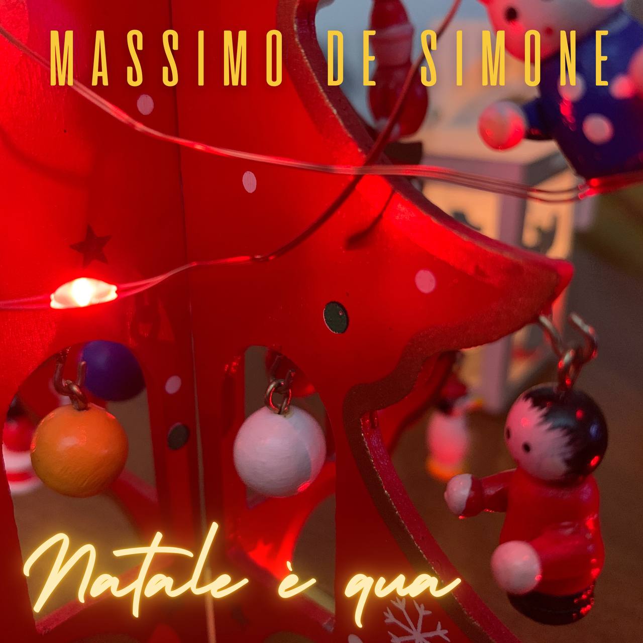 Massimo De Simone porta l’amore sotto l’albero con “Natale è qua”