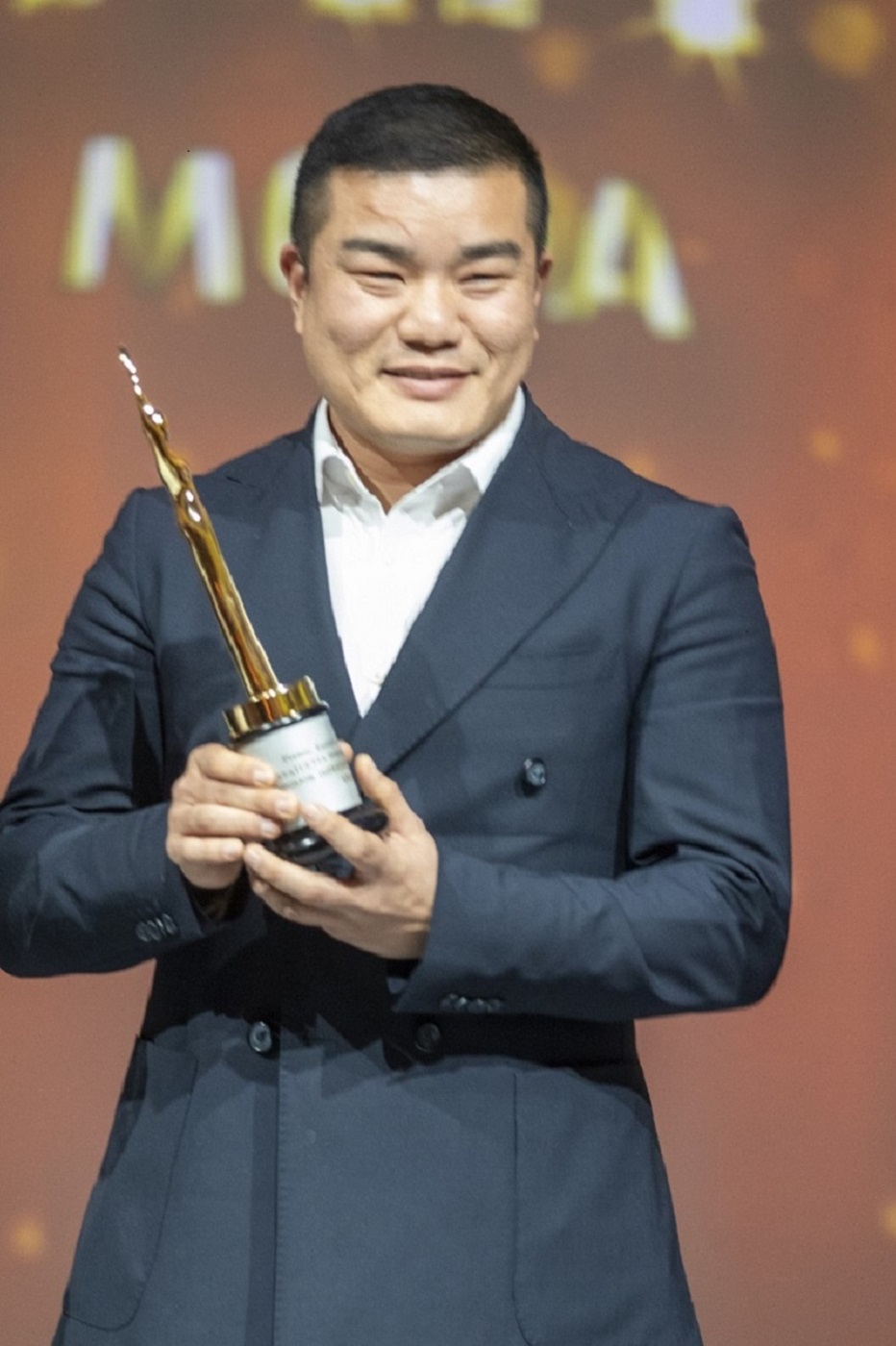 A Liu Zhong cofondatore di Amosa il Premio St. Oscar della Moda 2024